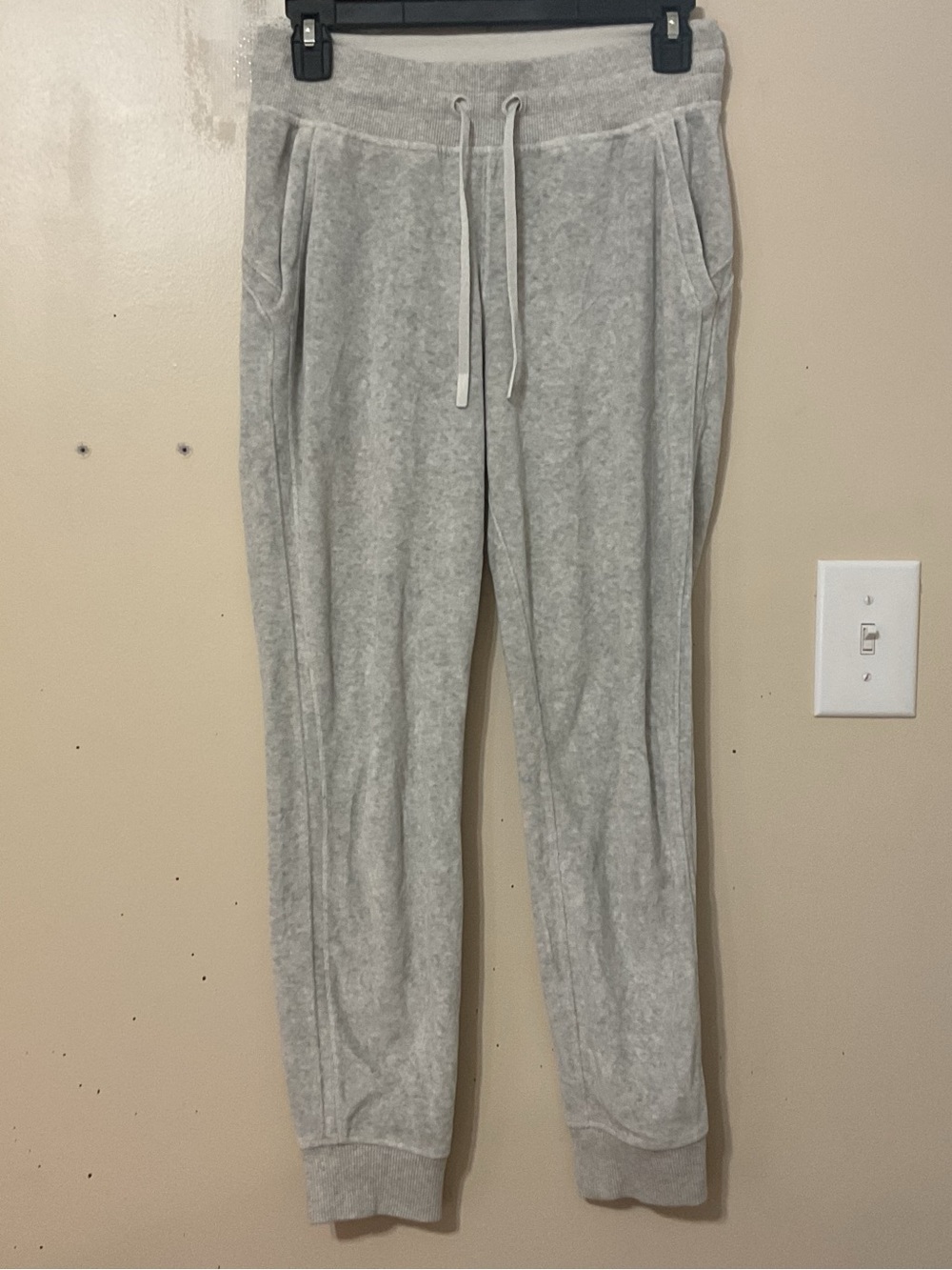 Lululemon  Light Gray Knit Drawstring Jogger Pants Sz 4